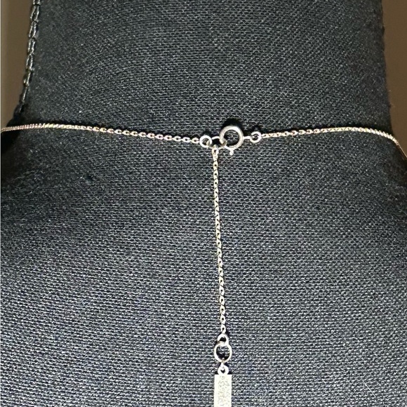 Poetry Gold Petal Design Chain Necklace - Picture 2 of 5